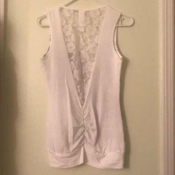 🖤White tank with black detail🤍Lace back🖤 - Picture 3 of 6